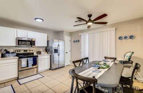 Mesa House | Raleigh - Vacation in Luxury!