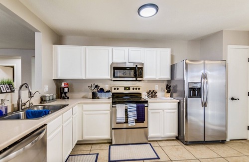 Mesa House | Raleigh - Vacation in Luxury!