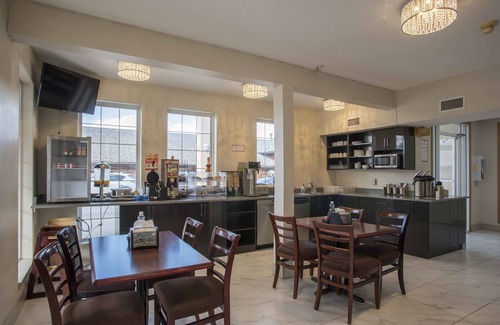 100 Mile House Hotel | Ramada by Wyndham 100 Mile House