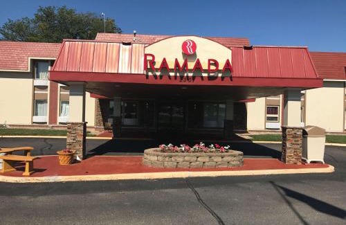 Albert Lea Hotel | Ramada by Wyndham Albert Lea