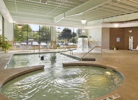 Bettendorf Hotel | Ramada by Wyndham Bettendorf