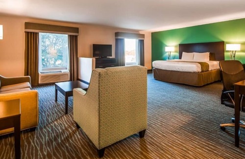 Burkburnett Hotel | Ramada by Wyndham Burkburnett/Wichita Falls
