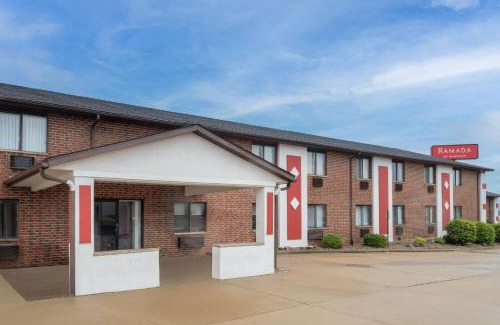 Cedar Rapids - Iowa City Hotel | Ramada by Wyndham Cedar Rapids South