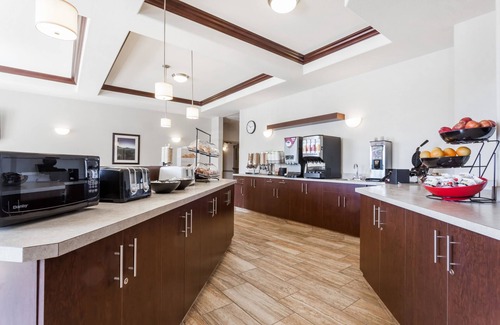 Creston Hotel | Ramada by Wyndham Creston