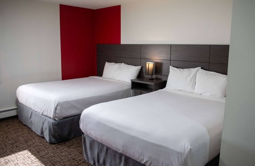 Dawson Creek Hotel | Ramada by Wyndham Dawson Creek