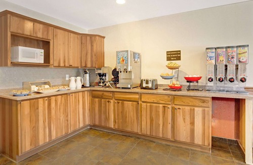 Draper Hotel | Ramada by Wyndham Draper