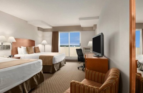 Southside Hotel | Ramada by Wyndham Edmonton South