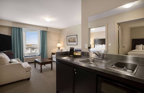 Emerald Park Hotel | Ramada by Wyndham Emerald Park/Regina East