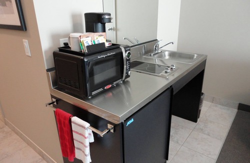 Emerald Park Hotel | Ramada by Wyndham Emerald Park/Regina East