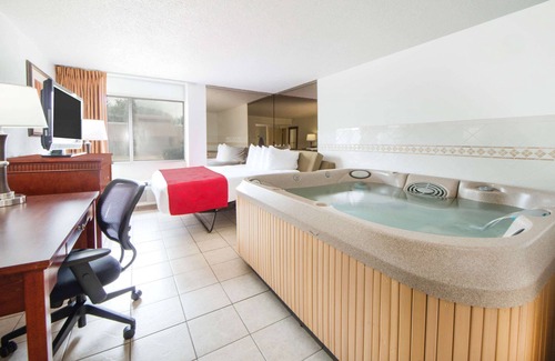 Enid Hotel | Ramada by Wyndham Enid