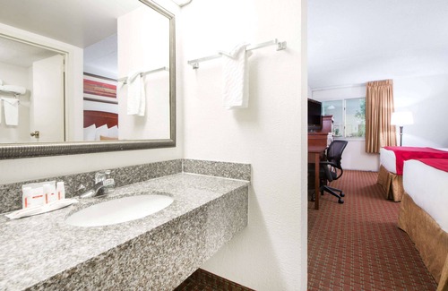 Enid Hotel | Ramada by Wyndham Enid