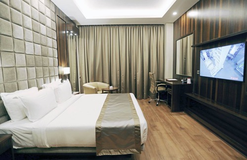 Bistupur Hotel | Ramada by Wyndham Jamshedpur