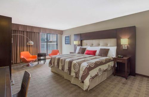 Dilworth Mountain Estates Hotel | Ramada by Wyndham Kelowna Hotel & Conference Center