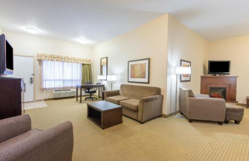 Lac La Biche Hotel | Ramada by Wyndham Lac La Biche