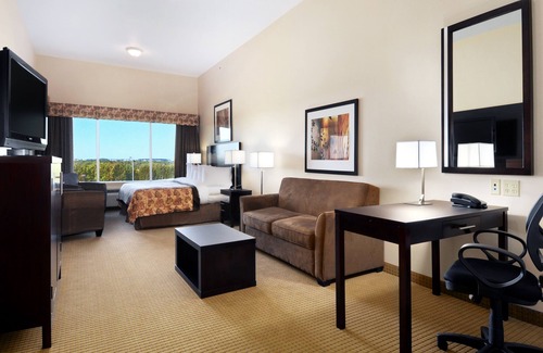 Lac La Biche Hotel | Ramada by Wyndham Lac La Biche