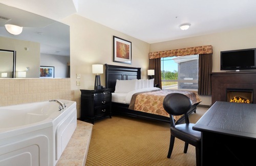 Lac La Biche Hotel | Ramada by Wyndham Lac La Biche