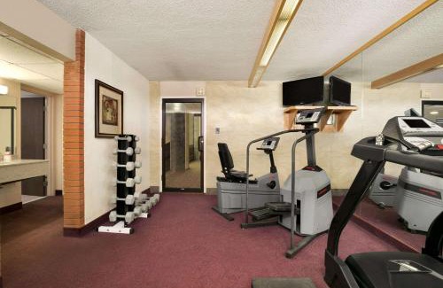 South Lethbridge Hotel | Ramada by Wyndham Lethbridge