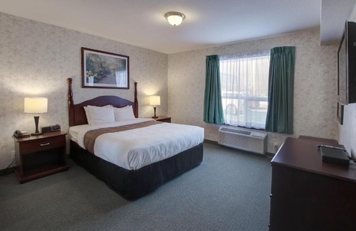 Nisku Hotel | Ramada by Wyndham Nisku Edmonton Airport