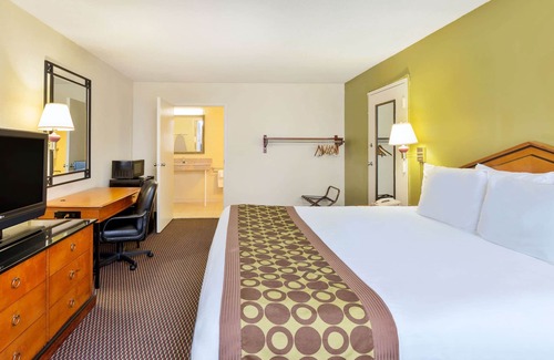 Pikesville Hotel | Ramada by Wyndham Pikesville/Baltimore North