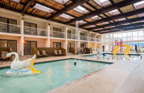 Plymouth Hotel | Ramada by Wyndham Plymouth Hotel & Conference Center