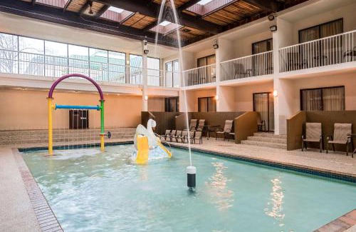 Plymouth Hotel | Ramada by Wyndham Plymouth Hotel & Conference Center