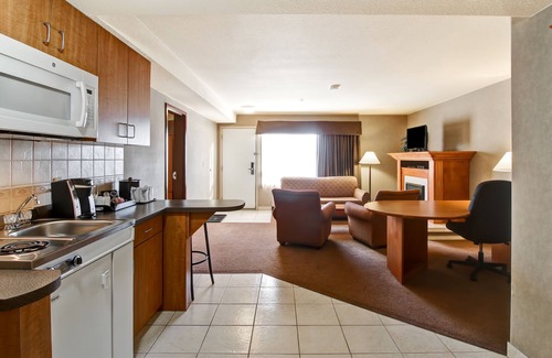 Ponoka Hotel | Ramada by Wyndham Ponoka
