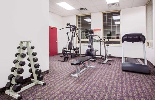 Red Deer Hotel | Ramada by Wyndham Red Deer Hotel & Suites