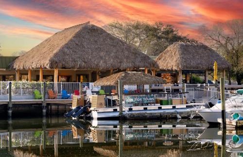 Whitfield Hotel | Ramada by Wyndham Sarasota Waterfront