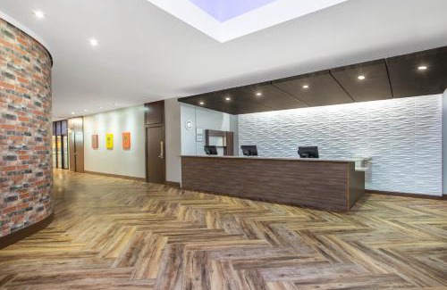 Westshore Hotel | Ramada by Wyndham Tampa Westshore Airport South