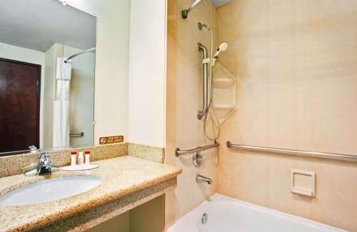 Tukwila Hotel | Ramada by Wyndham Tukwila Southcenter