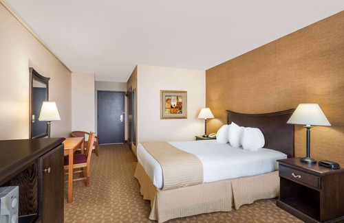 Watertown Hotel | Ramada by Wyndham Watertown/Thousand Islands NY