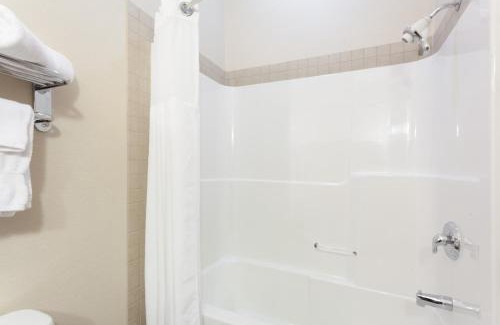 Westlock Hotel | Ramada by Wyndham Westlock