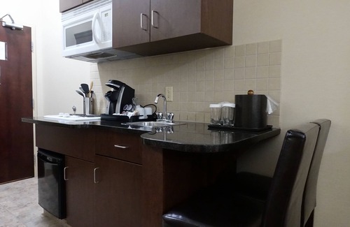Weyburn Hotel | Ramada by Wyndham Weyburn
