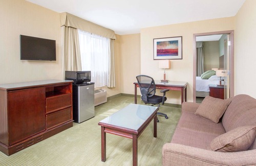 Williams Lake Hotel | Ramada by Wyndham Williams Lake