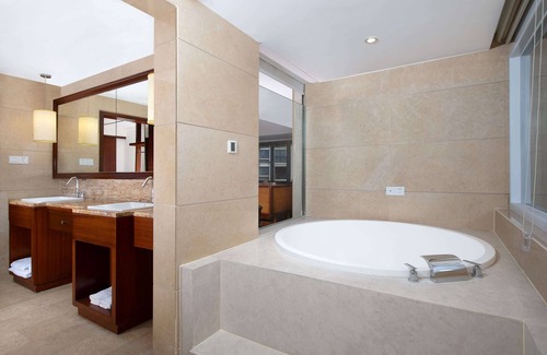 Sanya Hotel | Ramada Encore by Wyndham Qionghai Downtown