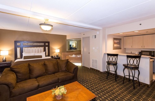 Plymouth Hotel | Ramada Hotel & Conference Center by Wyndham Plymouth