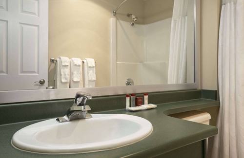 Merritt Hotel | Ramada Limited Merritt