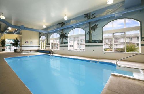 Merritt Hotel | Ramada Merritt
