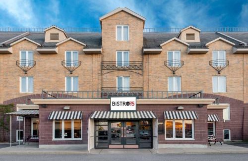 District Saint - Raymond - Vanier Hotel | Ramada Plaza by Wyndham Gatineau/Manoir du Casino