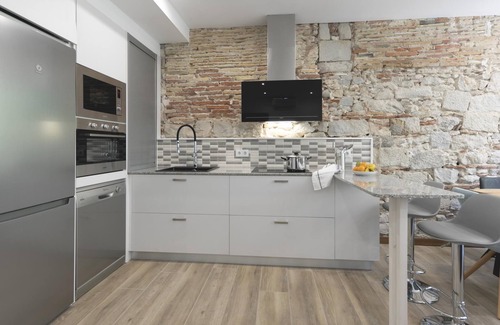 Old Town Apartment | Rambla Eiffel 2 - Holiday Apartment Rental in Girona | Bravissimo