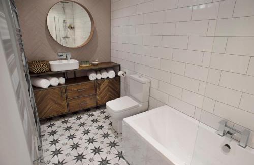 Rame Bed & Breakfast | Rame Barton Guest House and Pottery