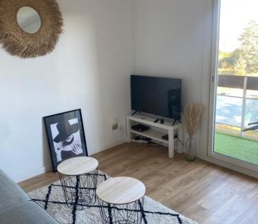 Ramonville-Saint-Agne Apartment | Ramonville parking Privé balcon café