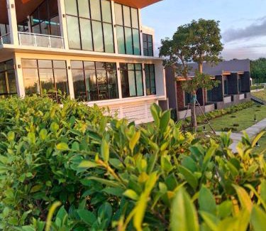 Ron Phibun Resort | Ramrom Valley Resort รามโรมวัลเลย์รีสอร์ท