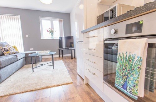 Cowley Apartment | Rana Ct 6 (Bannister Suite) | 1 Bed Ground Floor Apt.
