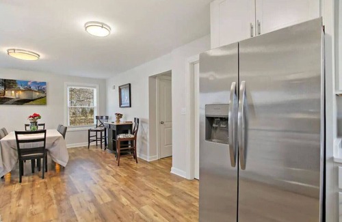Libertyville House | Ranch Home w/Air Hockey & PacMan near Naval Base!