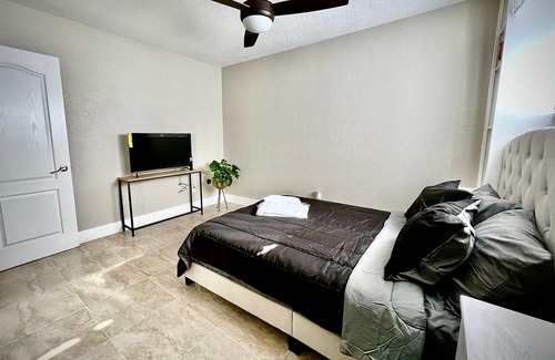 Paradise House | Ranch House minutes off the Strip and Airport