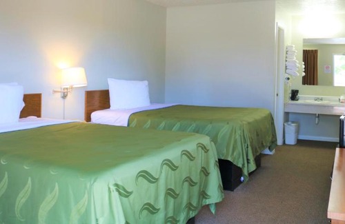 Salem Hotel | Ranch Motel