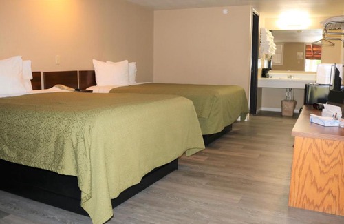 Salem Hotel | Ranch Motel