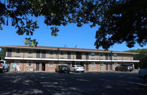 Salem Hotel | Ranch Motel