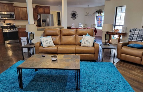 Kempner House | Ranch Stlye open floor plan, w/hottub